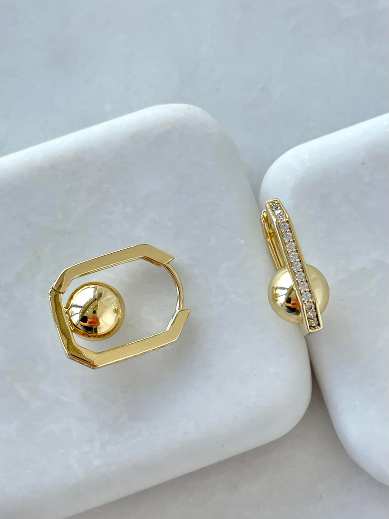 Özel Seri Gömme Taşlı Topçuk Küpe Gold