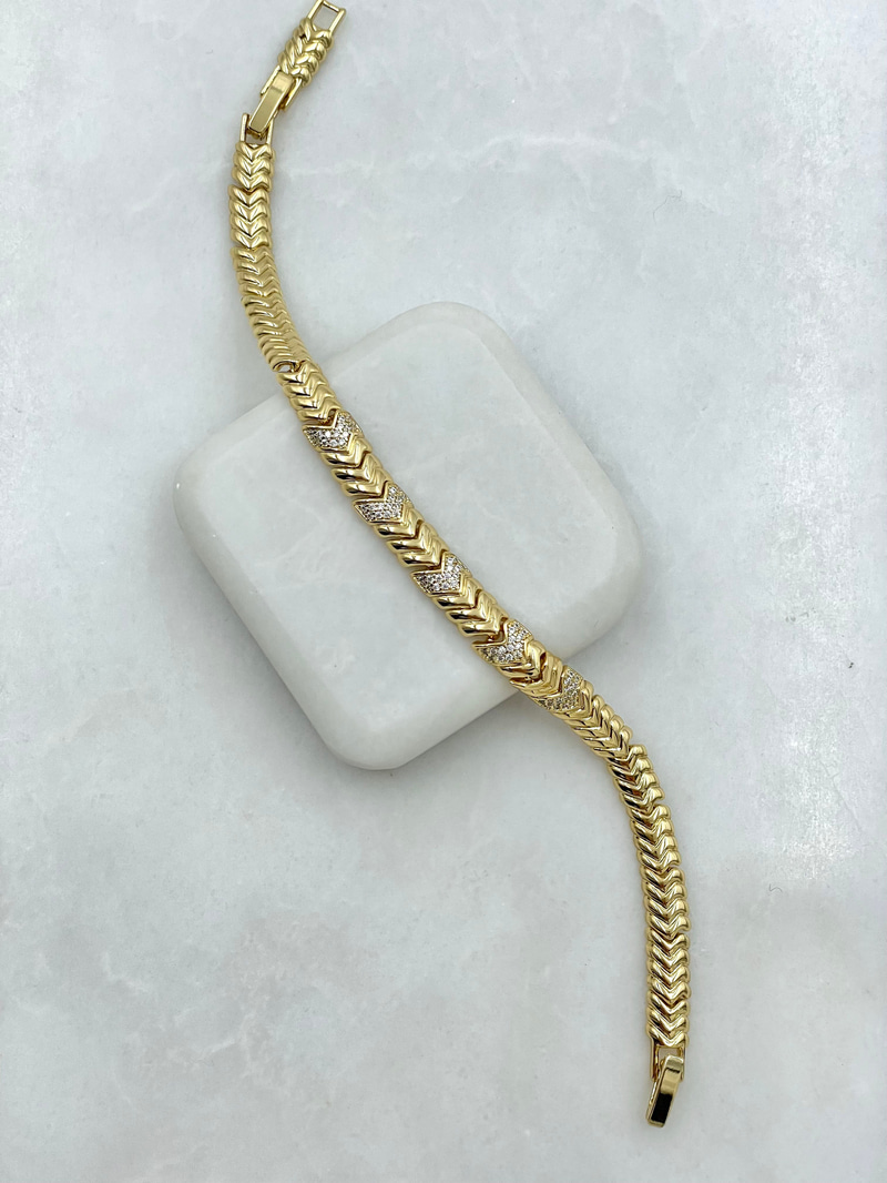 Özel Seri Gömme Taşlı Zikzak Bileklik Gold