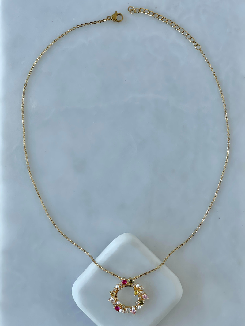 Çelik Renkli Kristal Taşlı Daire Kolye Gold