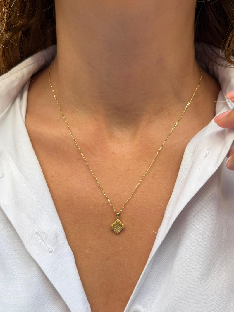 Özel Seri İşlemeli Yonca Model Kolye ve Küpe Seti Gold