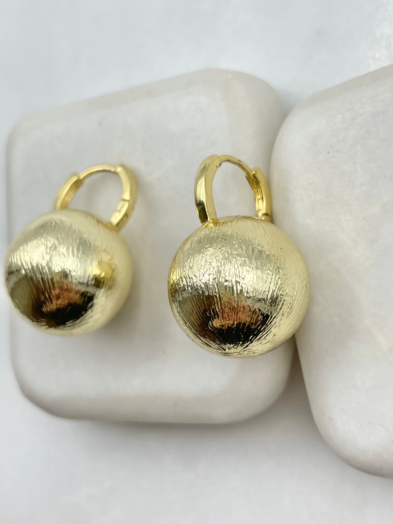 Dokulu Top Küpe Gold