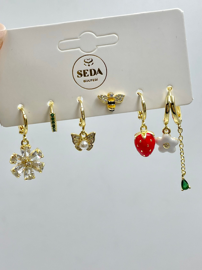 Kristal Taşlı Çiçek ve Çilek Model Altılı Set Küpe Gold