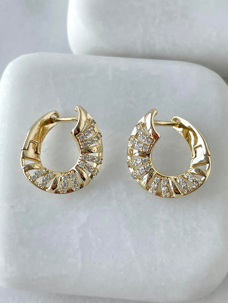 Özel Seri Kristal Taşlı Daire Küpe Gold