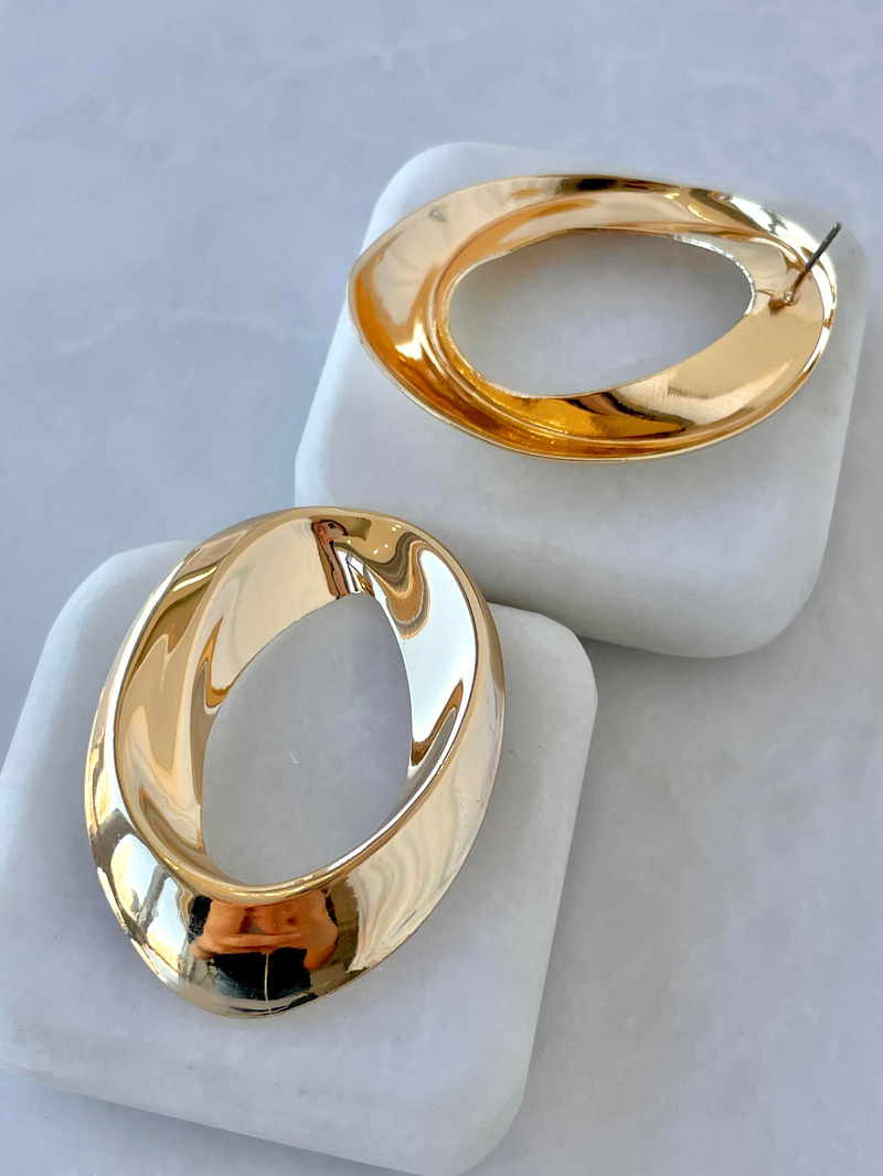 İçi Boş Oval Küpe Gold