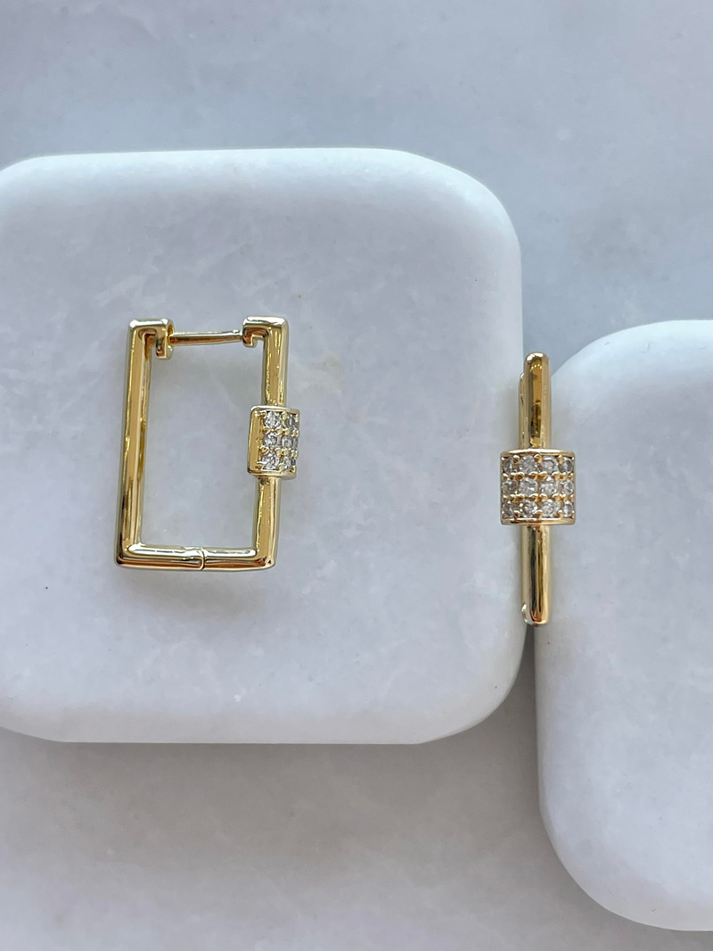 Altın Kaplama Gömme Taşlı Dikdörtgen Küpe Gold