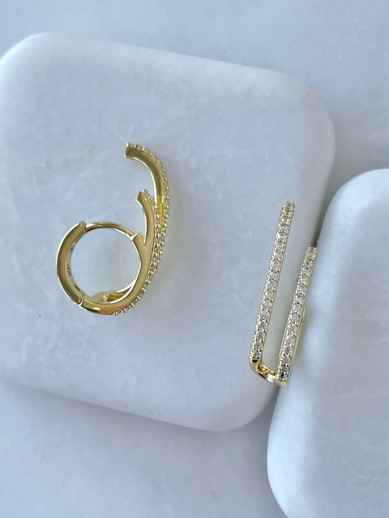 Özel Seri Gömme Taşlı İkili Görünüm Tasarım Küpe Gold