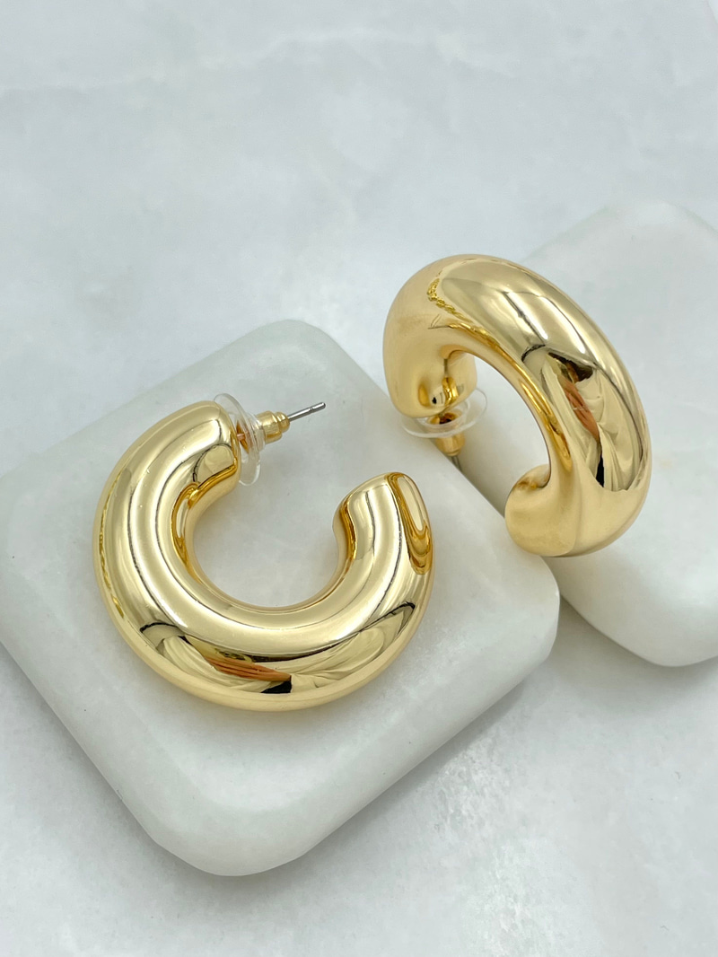 Altın Kaplama Bombeli C Model Küpe Gold