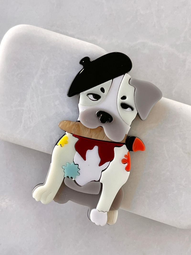 Ressam Köpek Kemik Broş Gri