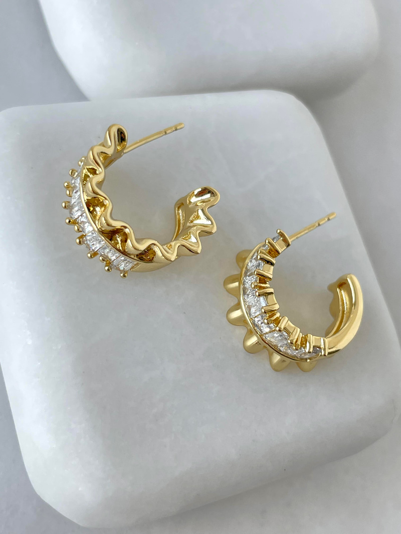 Özel Seri Baget Taşlı Dalga Model Halka Küpe Gold