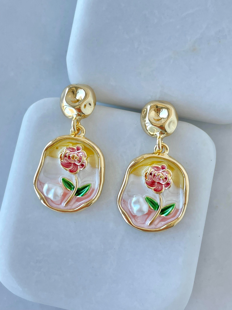 Altın Kaplama Mineli İncili Gül Model Küpe Pembe