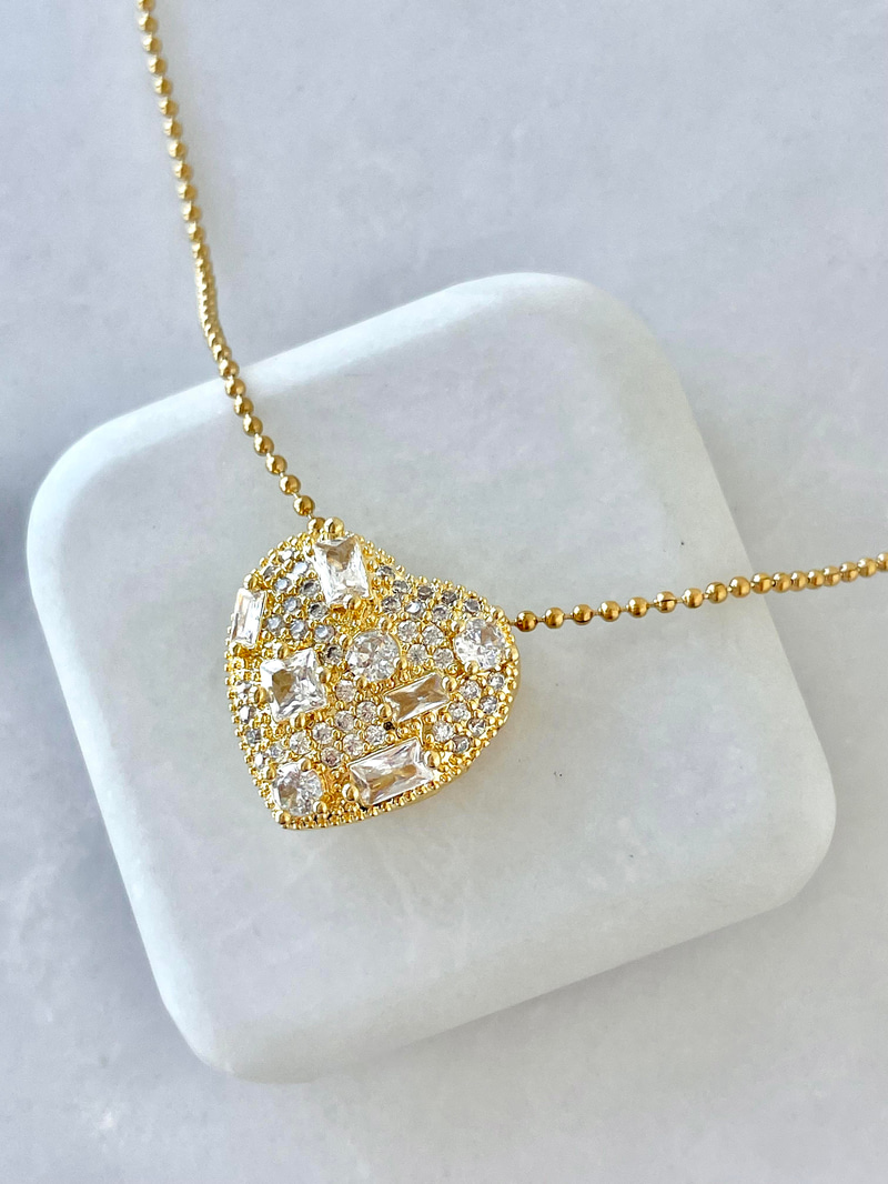 Çelik Baget Taşlı Kalp Kolye