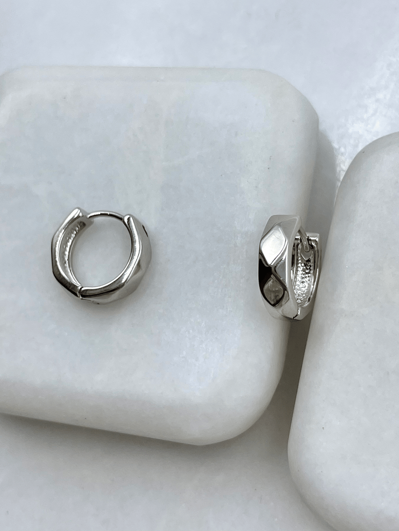 Özel Seri Minimal Yansımalı Küpe 1.3 cm Gümüş