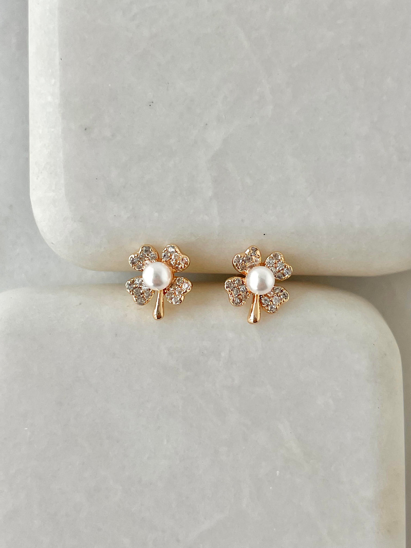 Özel Seri İnci Çiçek Küpe