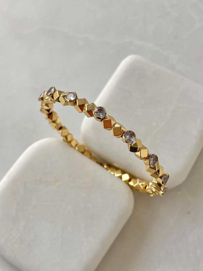 Altın Kaplama Kristal Taşlı ve Küplü Yaylı Bileklik Gold