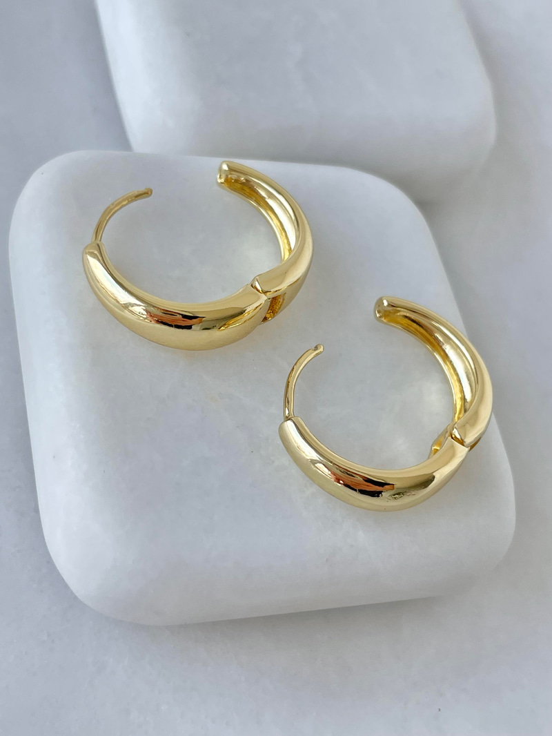 Özel Seri Bombe Damla Model Küpe Gold