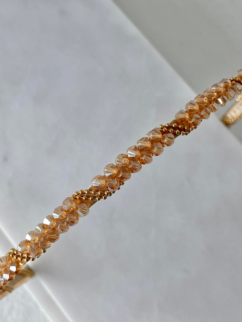 Dore Zincir Detaylı Kristal Boncuklu Taç Camel
