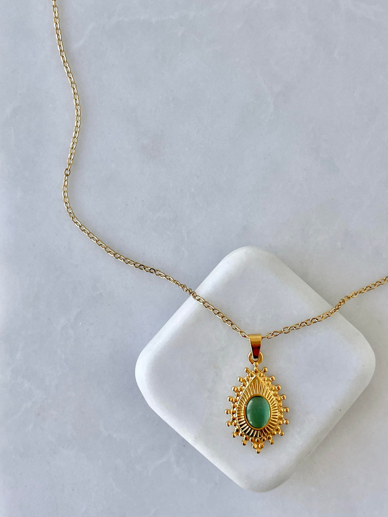 Çelik Yeşil Taşlı Kolye