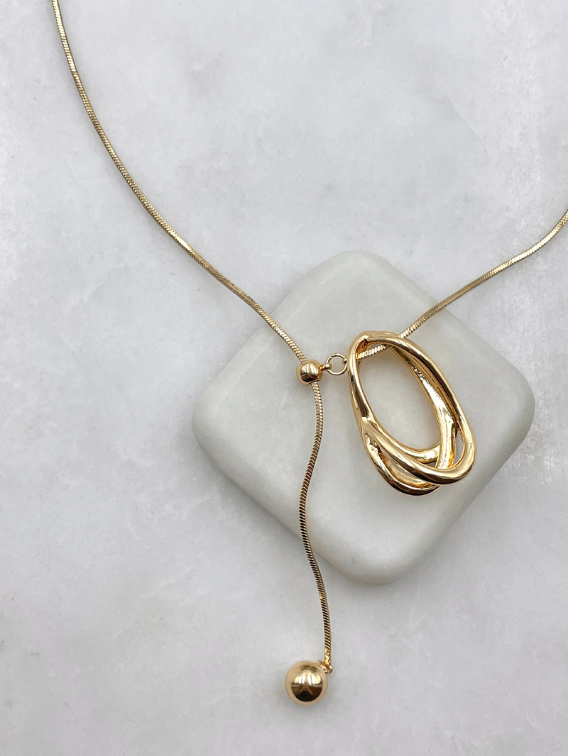 Çoklu Görünüm Oval Sallantılı Asansörlü Kolye Gold
