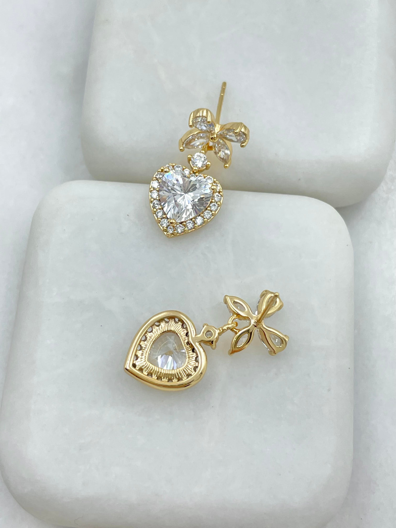 Özel Seri Kristal ve Gömme Taşlı Kalp Sallantılı Küpe Gold