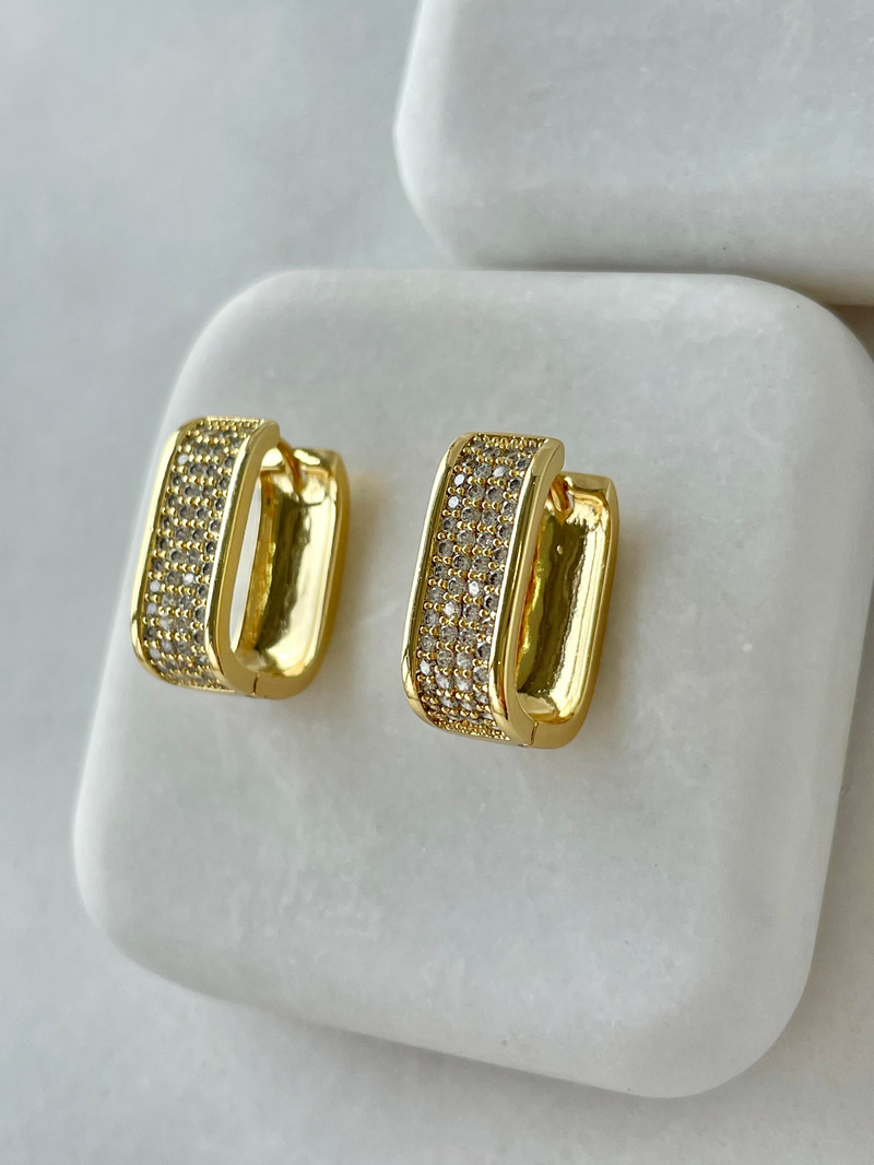 Özel Seri Gömme Taşlı U Küpe Gold