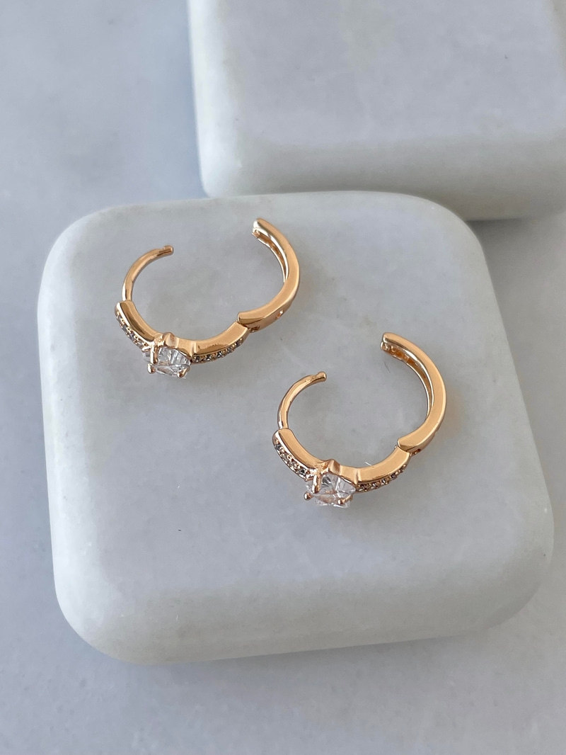Özel Seri Kristal Yıldız Taşlı Minimal Halka Küpe