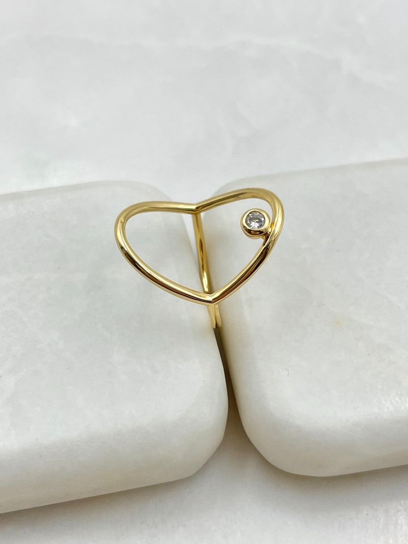 İçi Boş Taşlı Oval Plaka Yüzük Gold