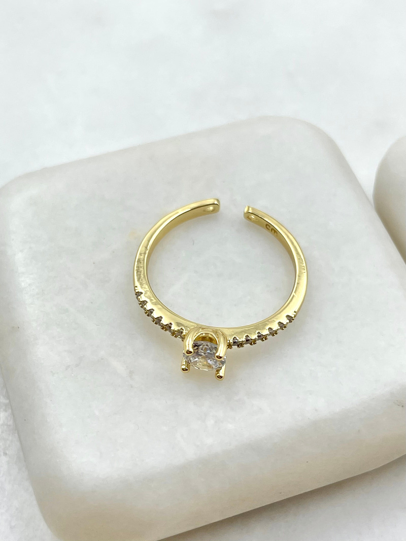 Gömme Taşlı Tektaş Yüzük Gold