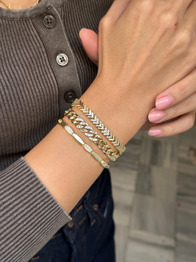 Altın Kaplama Kristal Taşlı Zincir Model Bileklik Gold