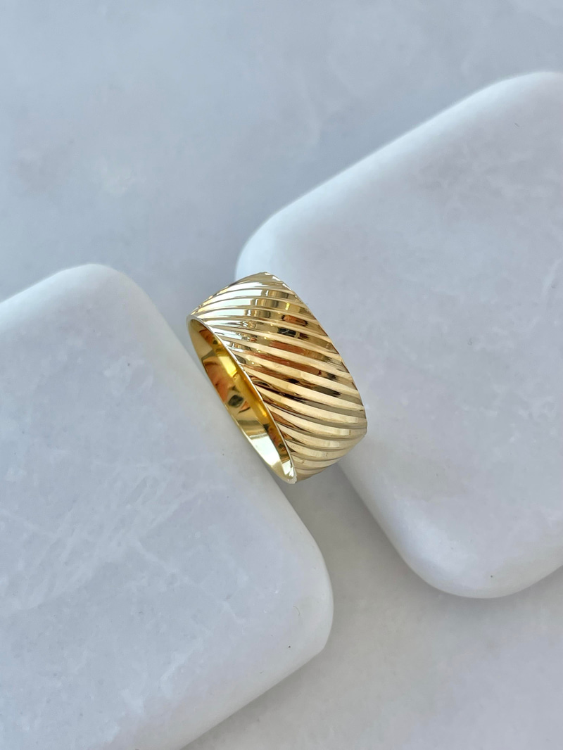Çelik Lazer Kesim Şerit Model Yüzük Gold