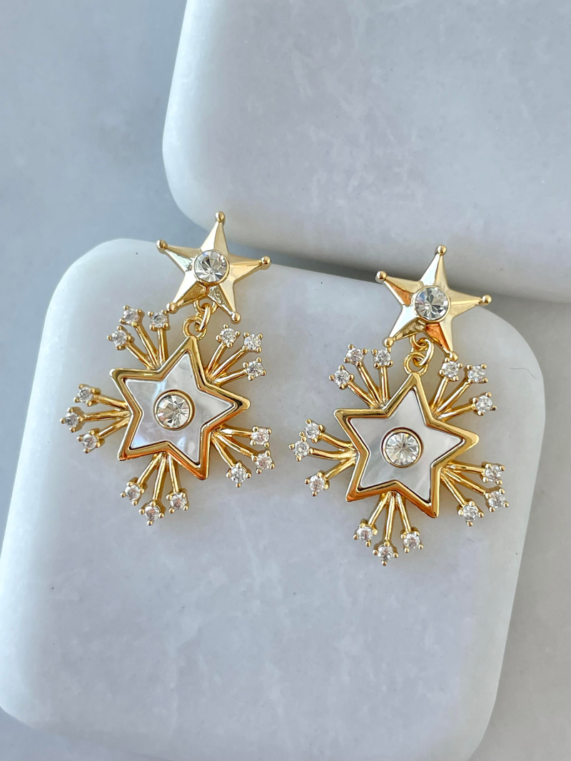 Özel Seri Sedefli Yıldız Sallantılı Küpe Gold