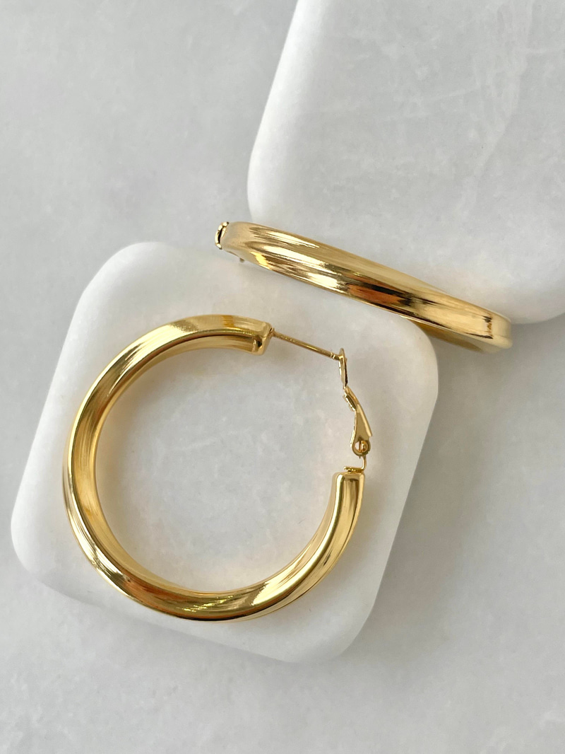 Çelik Kıvrımlı Halka Küpe Gold