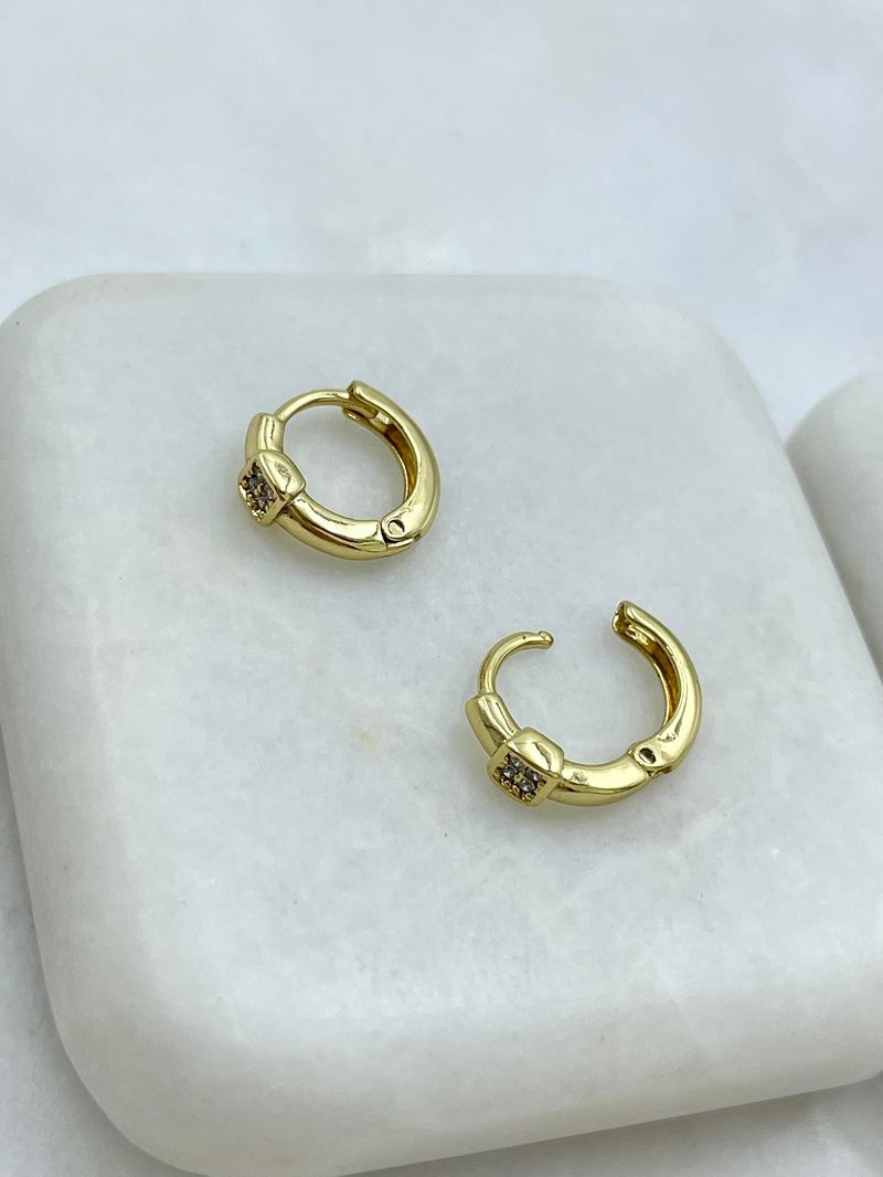 Özel Seri Kare Gömme Taşlı Minimal Halka Küpe Gold