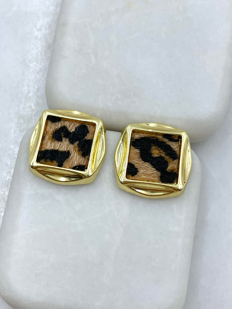 Altın Kaplama Gold Çerçeve Detaylı Leopar Kare Küpe Gold