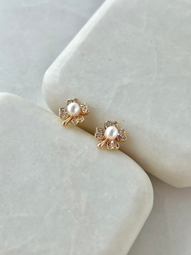 Özel Seri İnci Çiçek Küpe