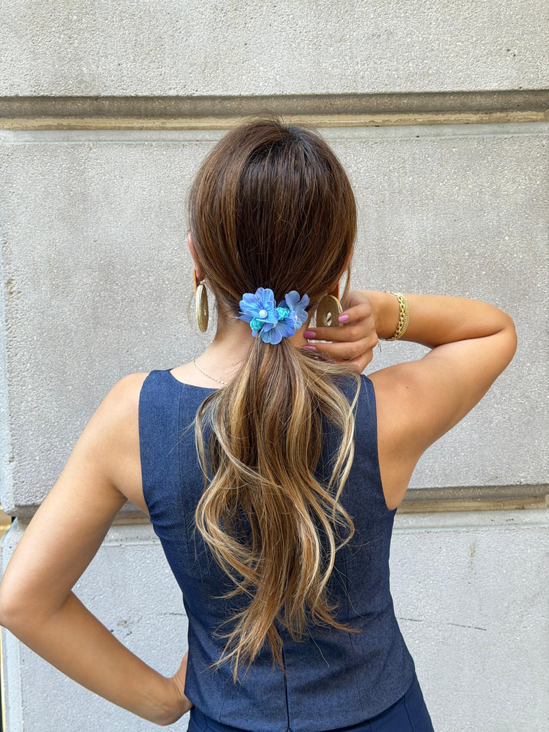 Dizi İnci Çiçekli Scrunchie Toka Mavi