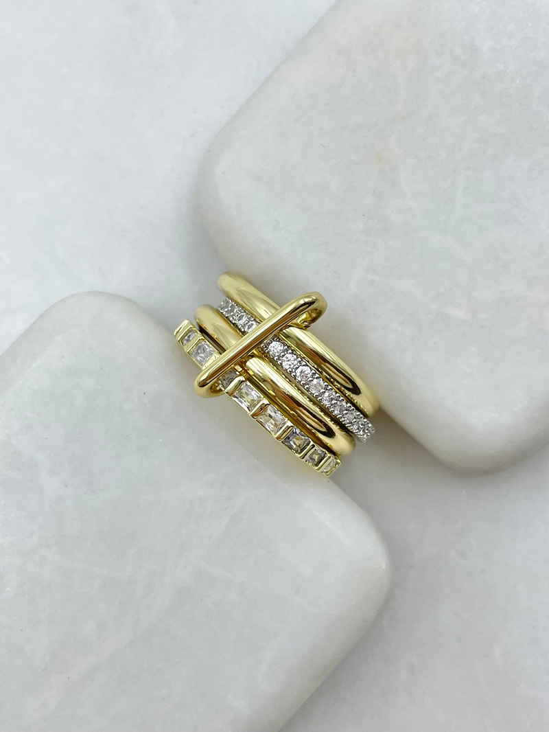 Altın Kaplama Çift Renk Baget ve Gömme Taşlı Dörtlü Halka Yüzük Gold