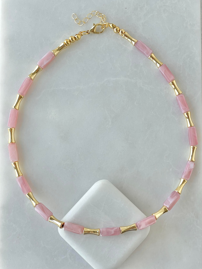Gold Detaylı Kemik Kolye Pembe