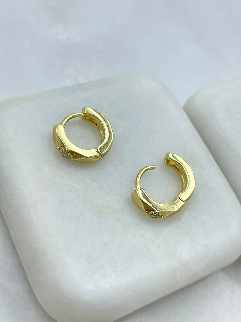 Özel Seri Üçgen Gömme Taşlı ve Yansımalı Halka Küpe Gold