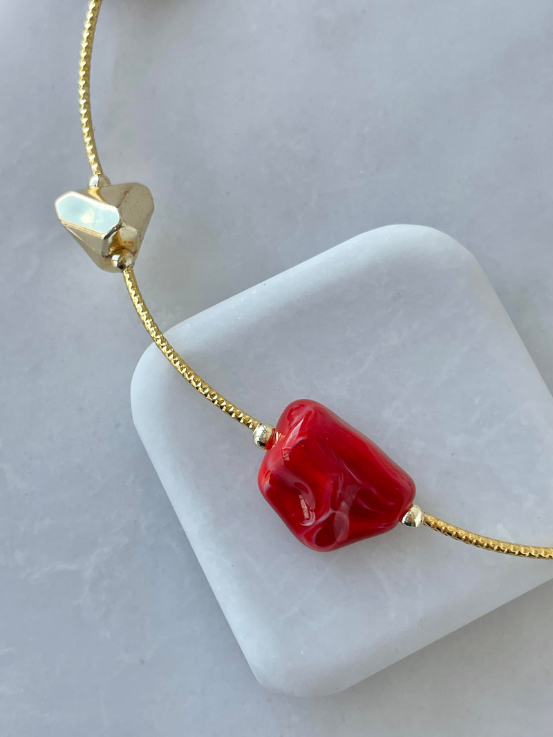 Gold Taş Detaylı Kolye Bordo