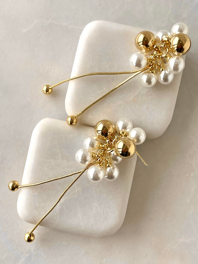 Gold Topçuk Sallantılı İncili Küpe