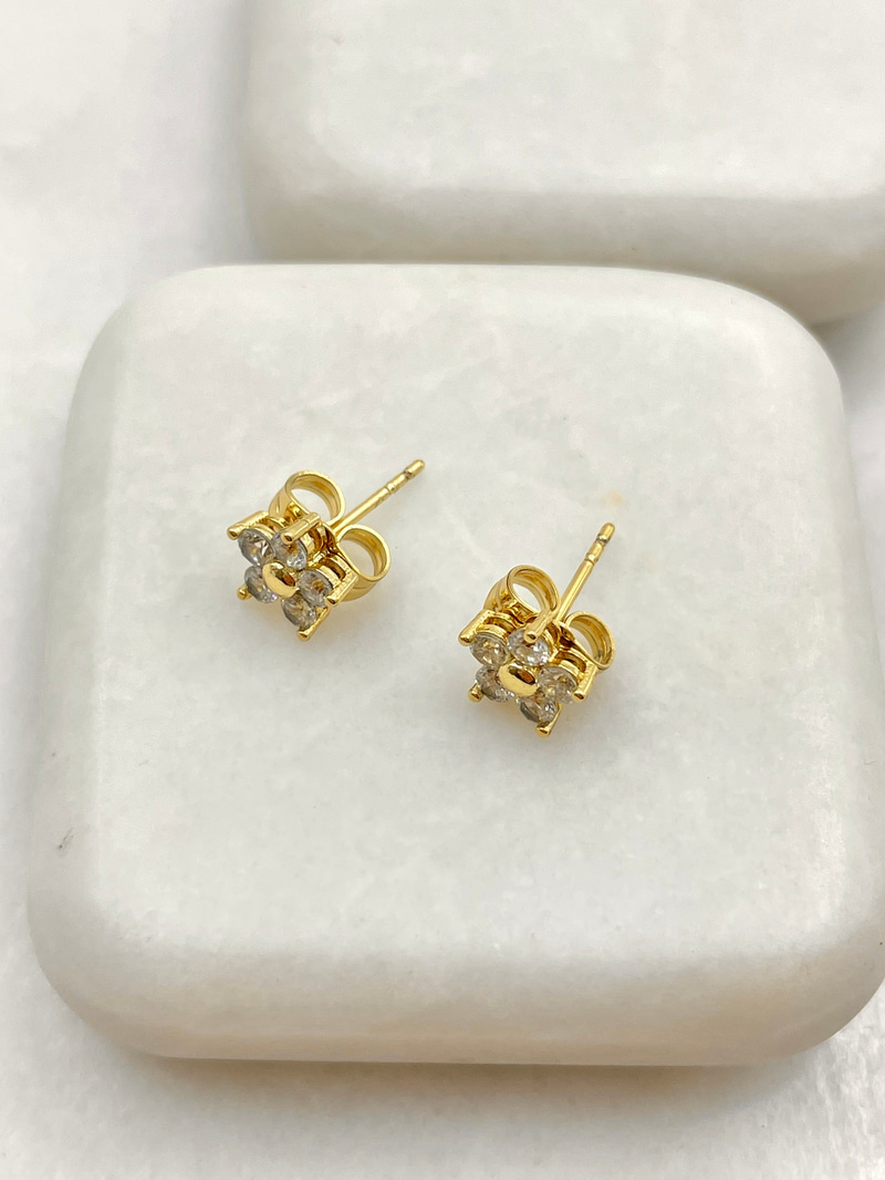 Özel Seri Minimal Gömme Taşlı Çiçek Küpe 0.7 cm Gold
