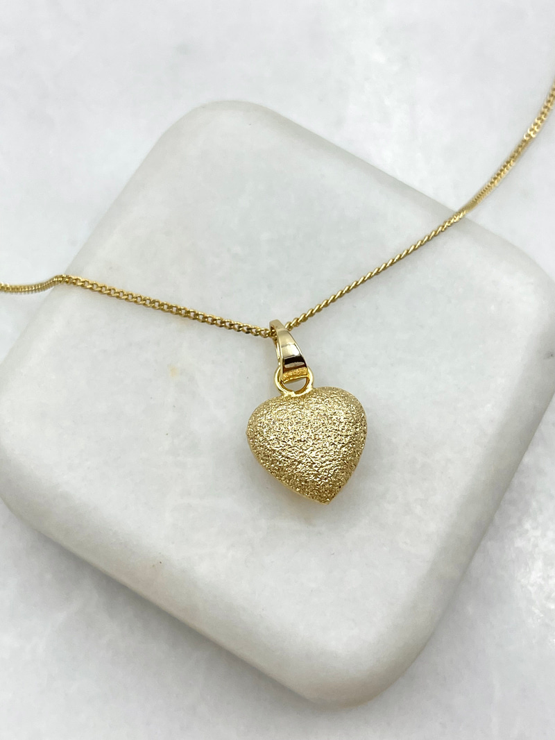 Özel Seri Kumlu Kalp Sallantılı Kolye Gold