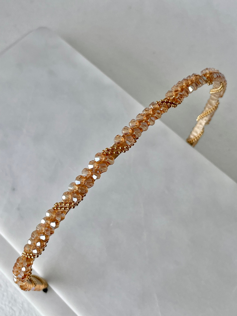 Dore Zincir Detaylı Kristal Boncuklu Taç Camel