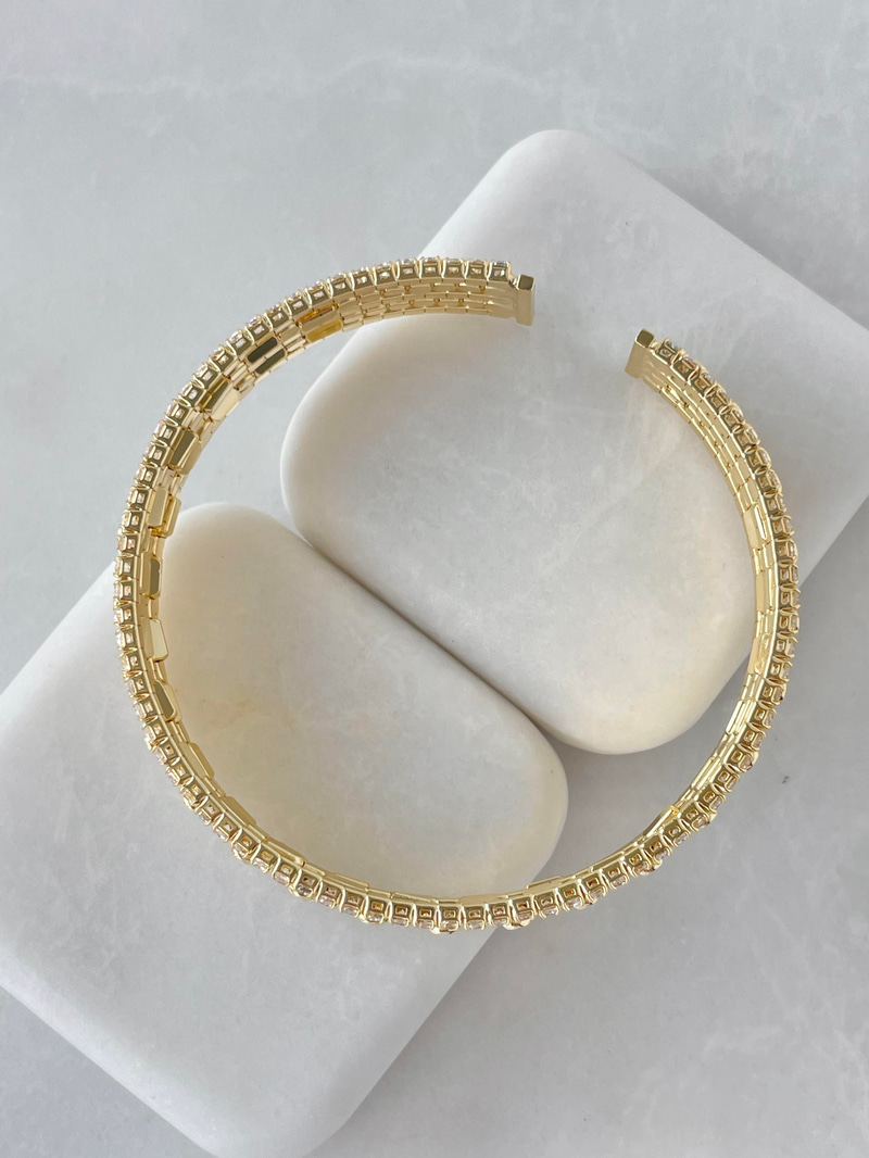 Altın Kaplama Beş Sıra Kristal Taşlı Yaylı Kelepçe Gold