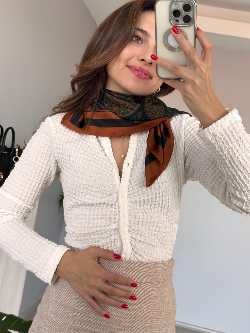 Yeşil Çiçek Desenli Saten Fular