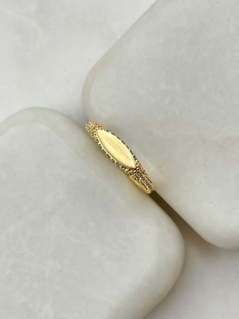 Gömme Taşlı Oval Plaka Serçe Parmak Yüzük Gold
