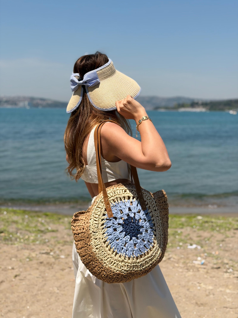 Marine Vizör Şapka ve Nazar Hasır Çanta Kombini