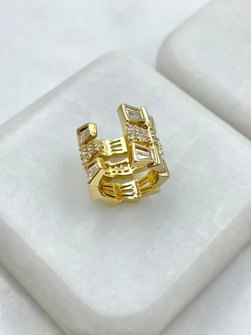 Kristal ve Gömme Taşlı Üçlü Görünüm Kıkırdak Küpe Gold