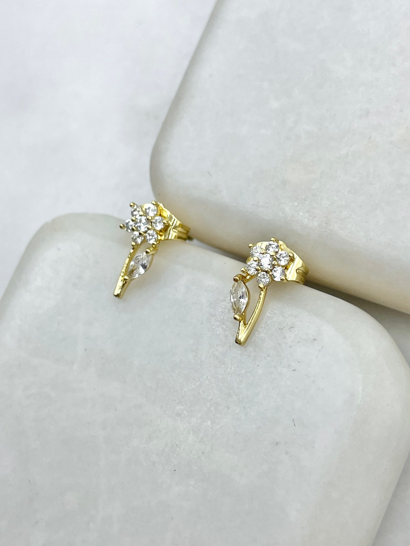 Özel Seri Minimal Çiçek Dalı Küpe Gold