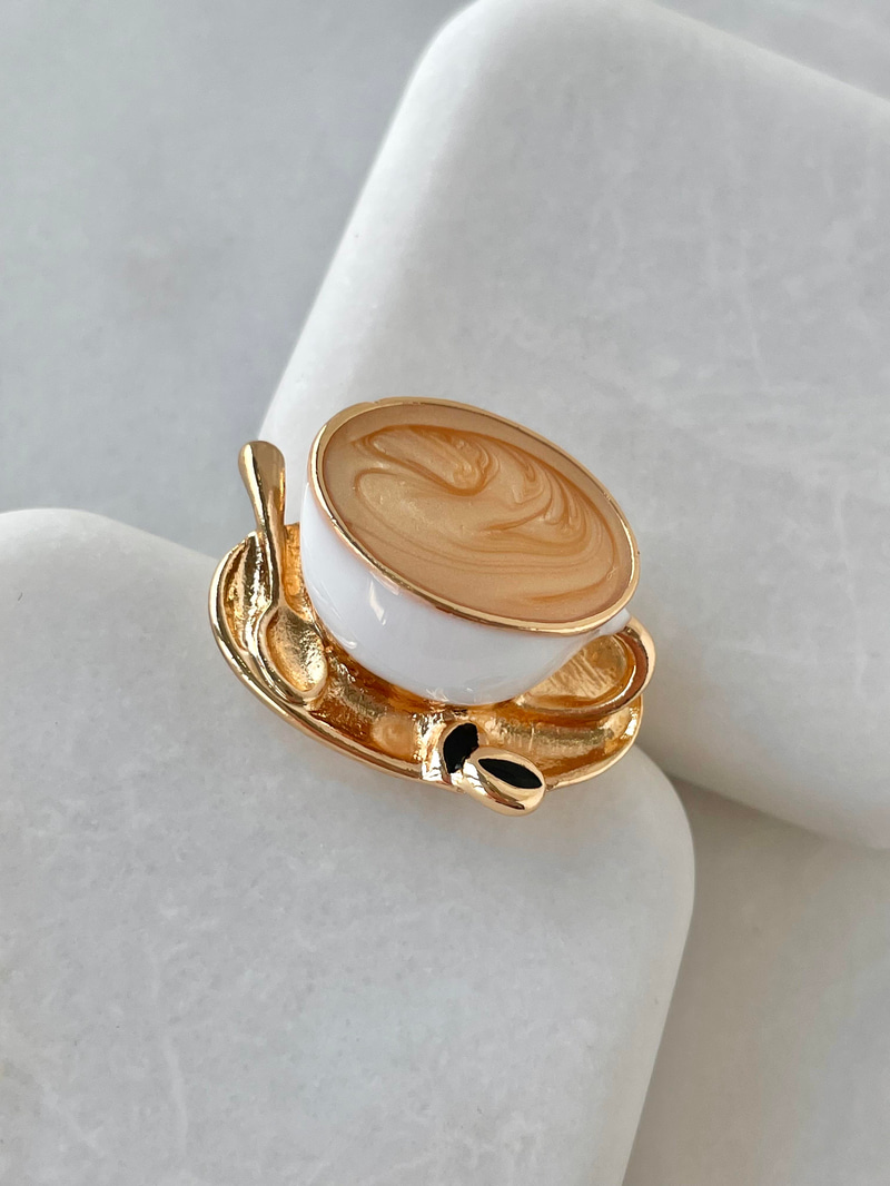 Beyaz Fincanlı Latte Broş
